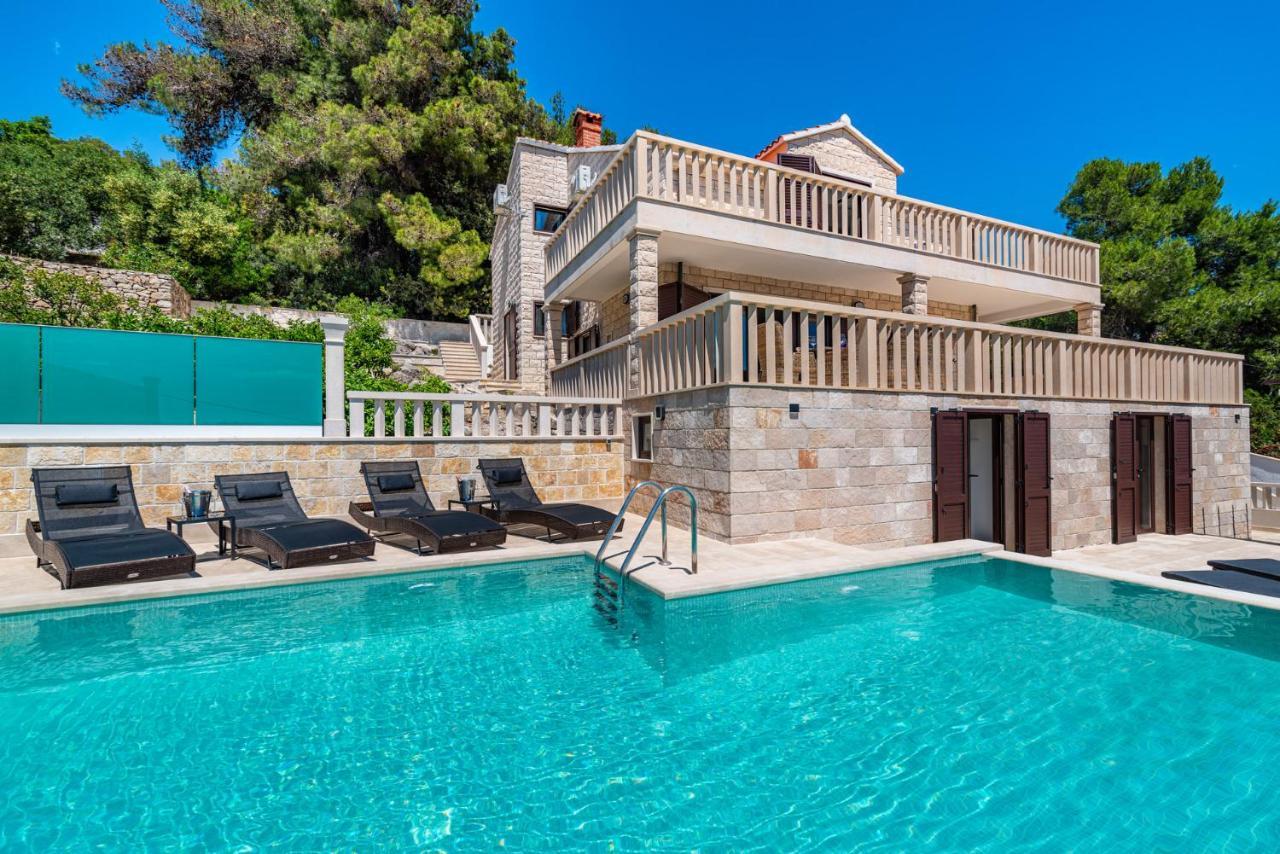 Villa Kadena - Luxury Seaside Villa With Private Heated Pool Selca  Exterior foto